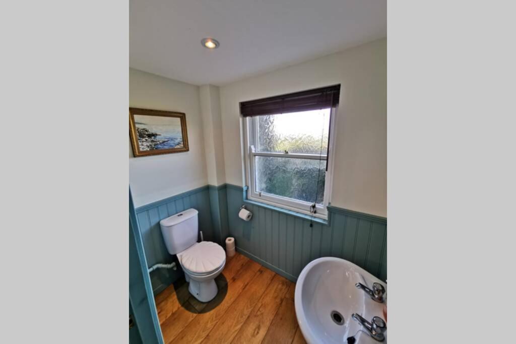Villa Cosy, Coastal Retreat With A Large Garden Monreith Esterno foto
