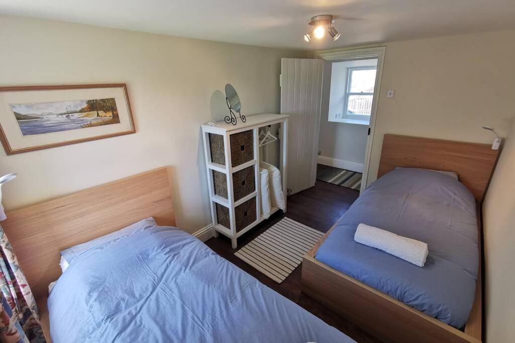 Villa Cosy, Coastal Retreat With A Large Garden Monreith Esterno foto