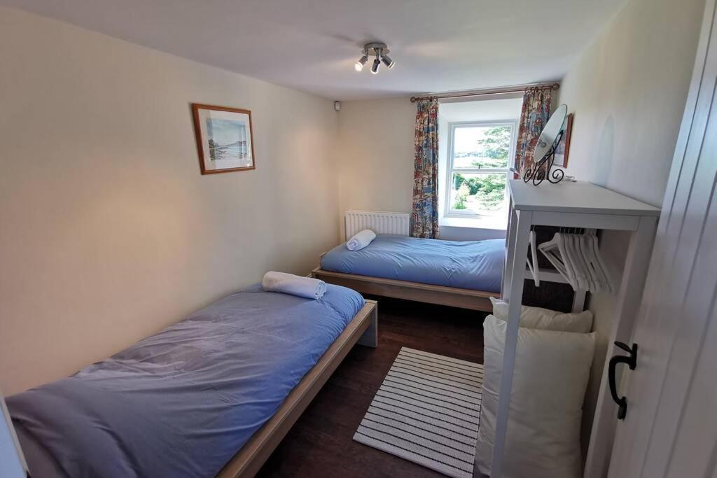 Villa Cosy, Coastal Retreat With A Large Garden Monreith Esterno foto