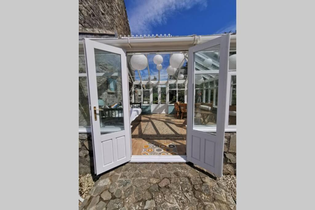 Villa Cosy, Coastal Retreat With A Large Garden Monreith Esterno foto