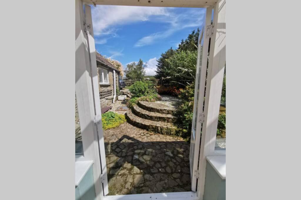 Villa Cosy, Coastal Retreat With A Large Garden Monreith Esterno foto