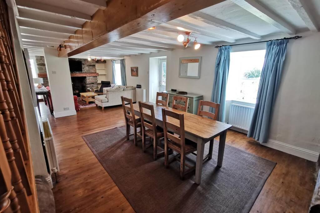 Villa Cosy, Coastal Retreat With A Large Garden Monreith Esterno foto